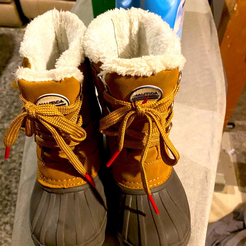 Like brand new Naitica snow boots Size 12